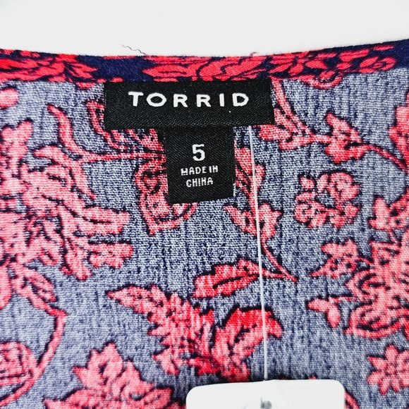 Torrid | Lace-Up Babydoll Tunic Top - Crinkle Gauze Floral Red/Navy 5X - Picture 9 of 10